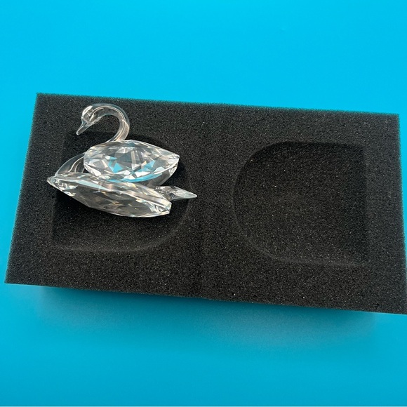 Swarovski Swan Medium 010006 with Box - Picture 11 of 15